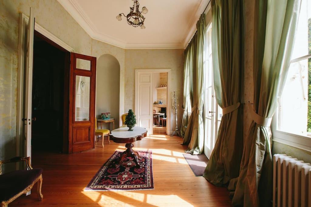 Chateau Couffins Asques Extérieur photo